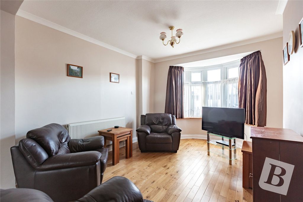 Property photo 2 of 11 Living Room