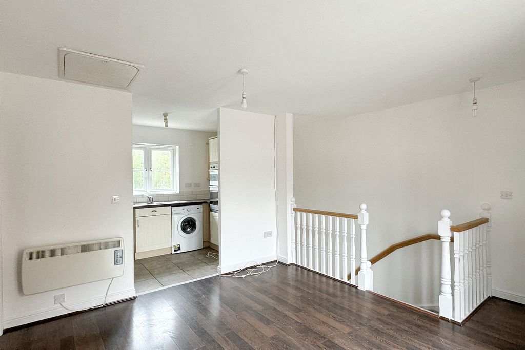 Property photo 2 of 11 Img_3817