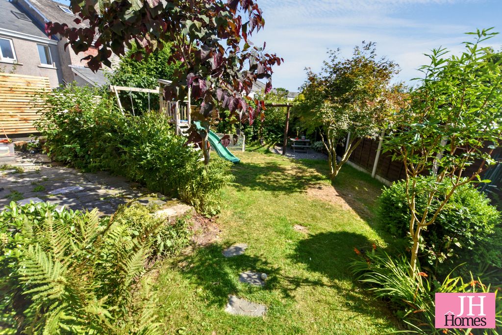 Property photo 3 of 23