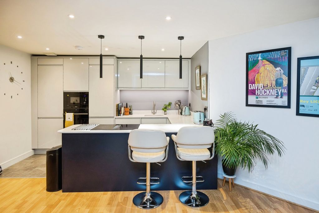 Property photo 1 of 14 Pbox-Img.Jpg