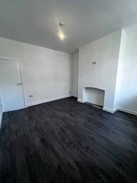 Property photo 1 of 8 51 Forster Lounge.Jpg