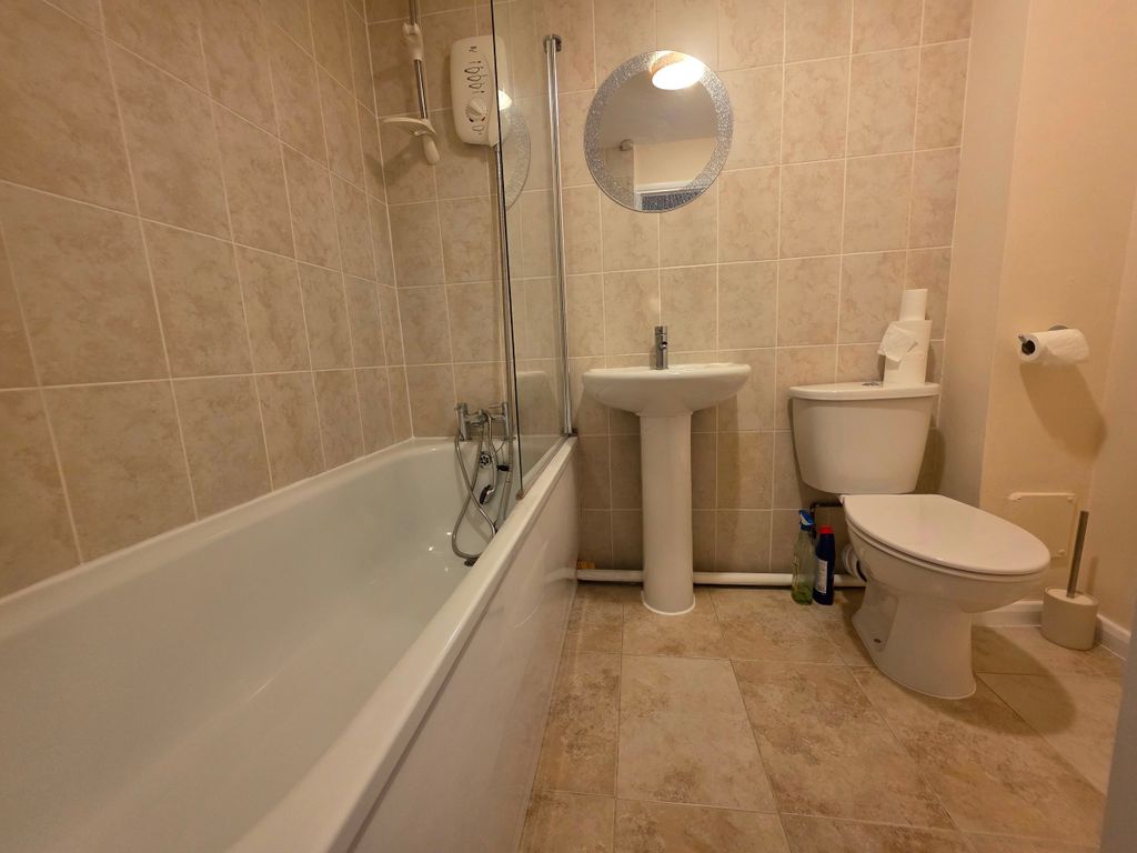 Property photo 3 of 6