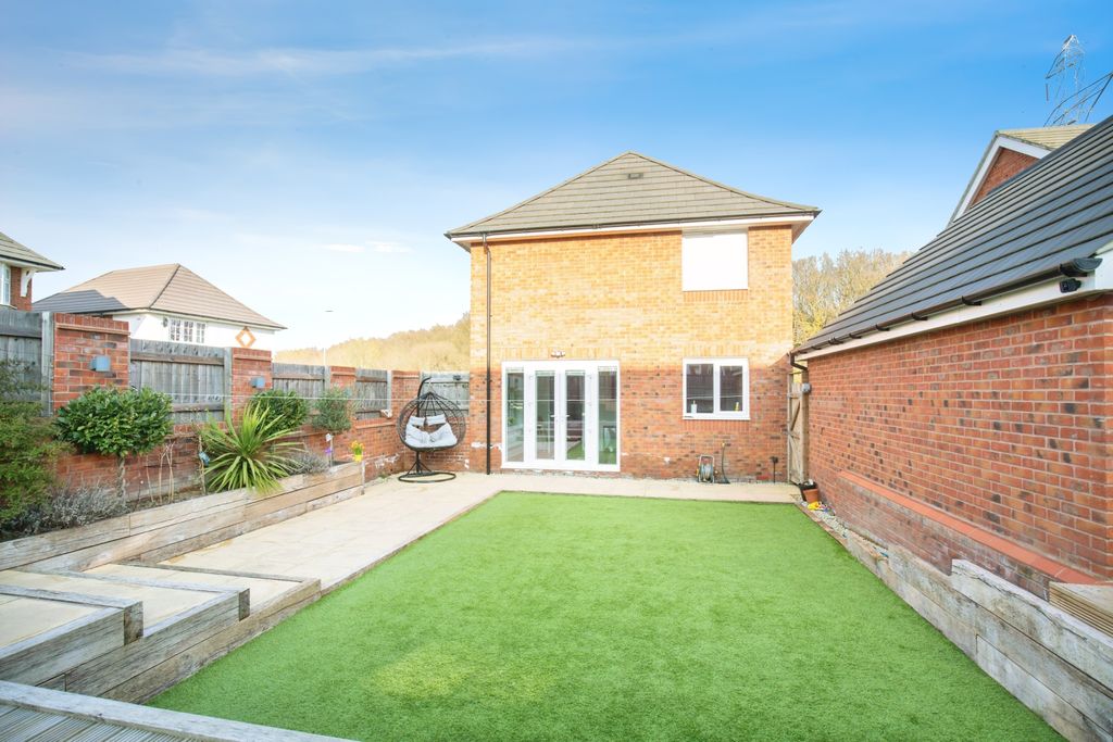 Property photo 3 of 20 d89527c2-Mw-3979