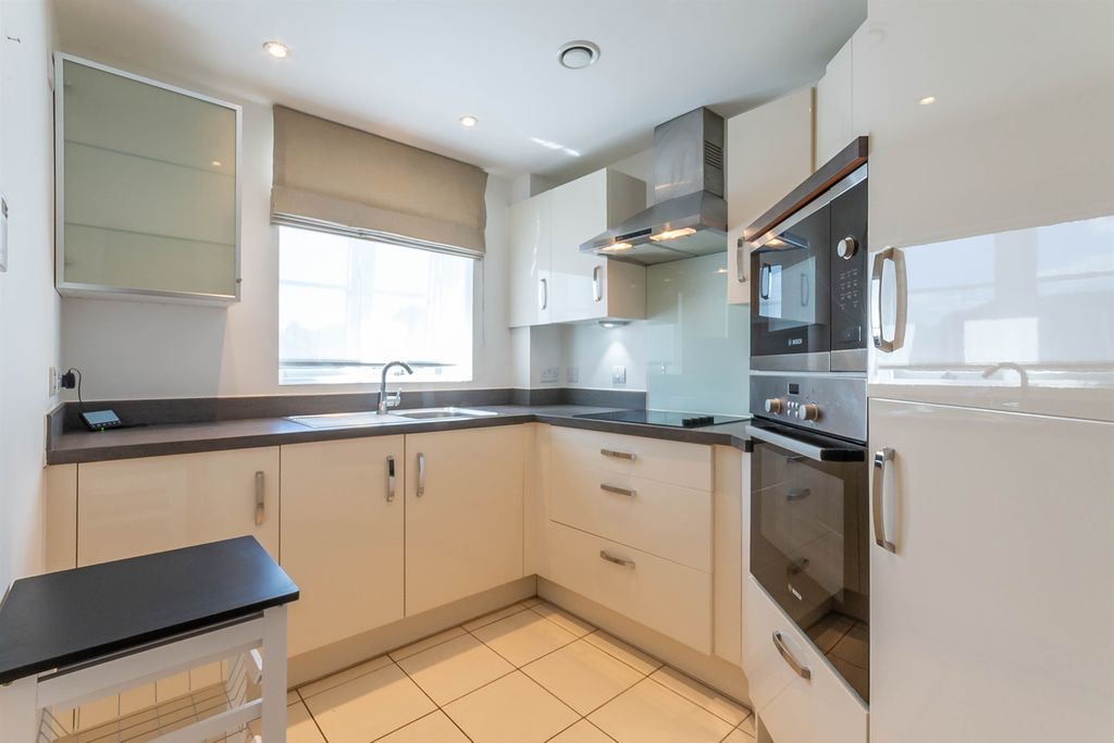 Property photo 2 of 17 Kitchen