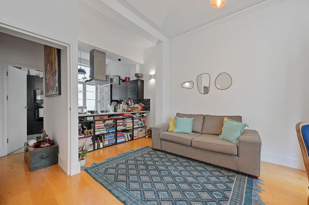 Property photo 3 of 13 Fbl -  Brook Green - Receptionb1 (1).Jpg