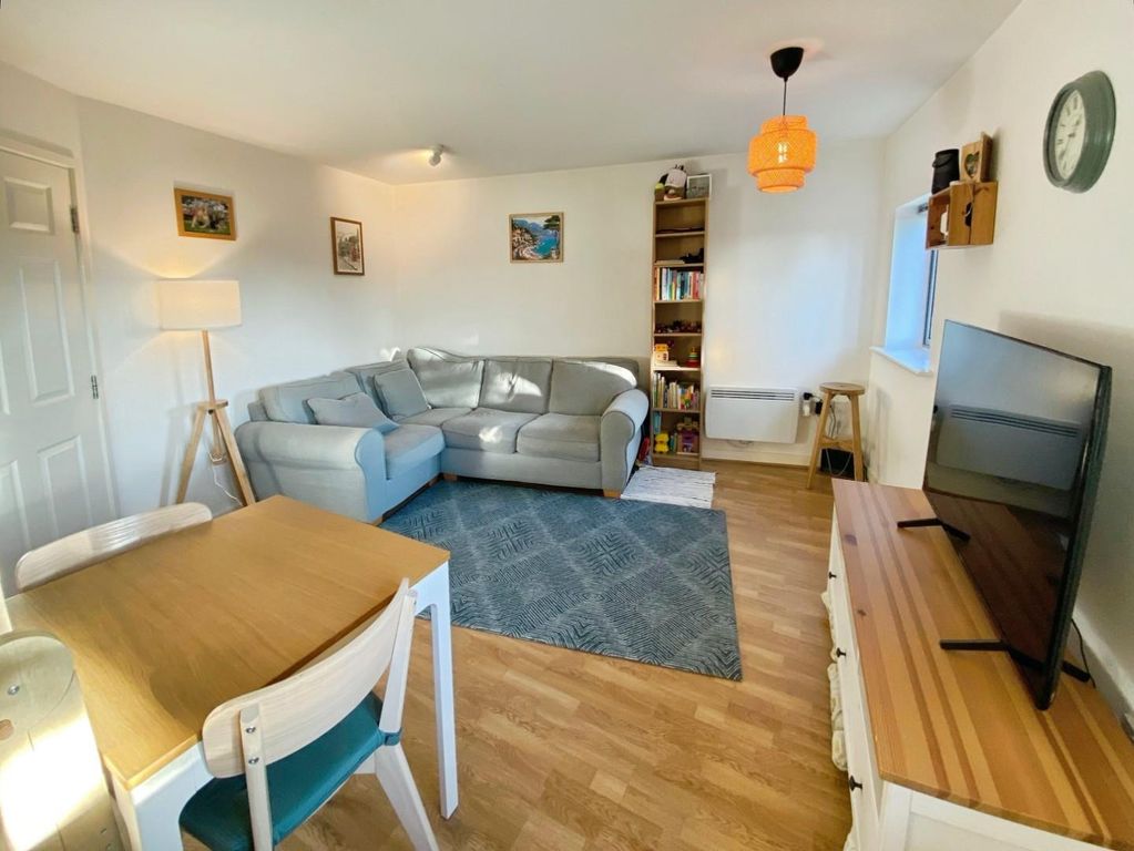 Property photo 2 of 16 Fe61B55F-Image00009.Jpeg