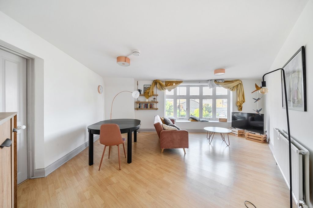 Property photo 3 of 17 3