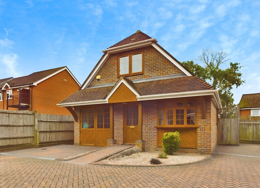Property photo 1 of 12