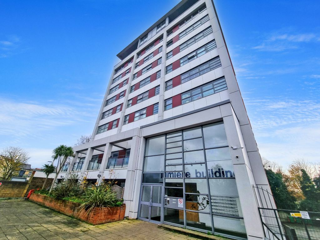 Property photo 1 of 12