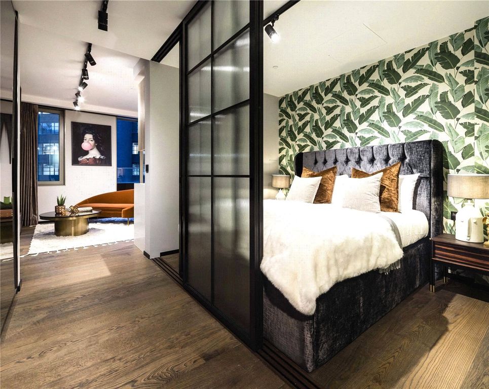 Property photo 3 of 13 Bed Area