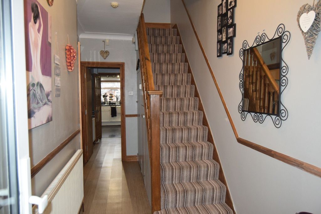 Property photo 2 of 21 Gallery