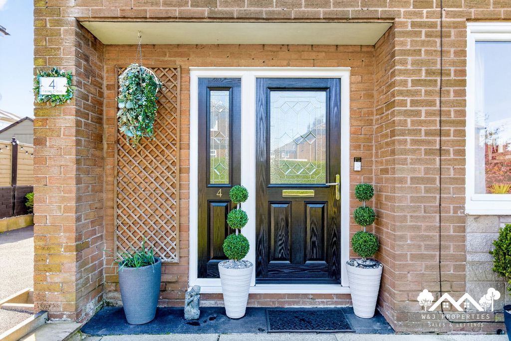 Property photo 3 of 31