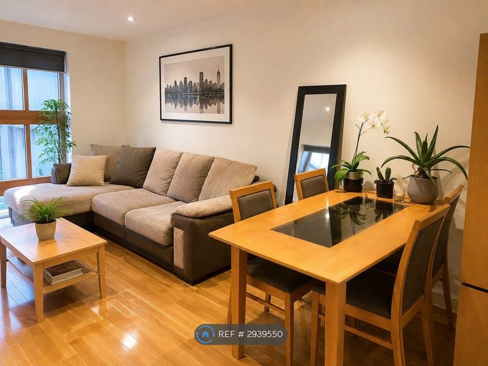 Property photo 2 of 10 Living Room