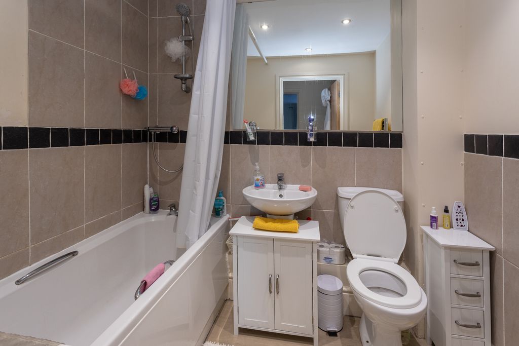 Additional image 8 of 2 bed flat for saleMoorlands Avenue West, Dewsbury WF13