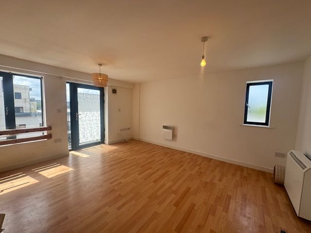 Property photo 2 of 7 Living Room