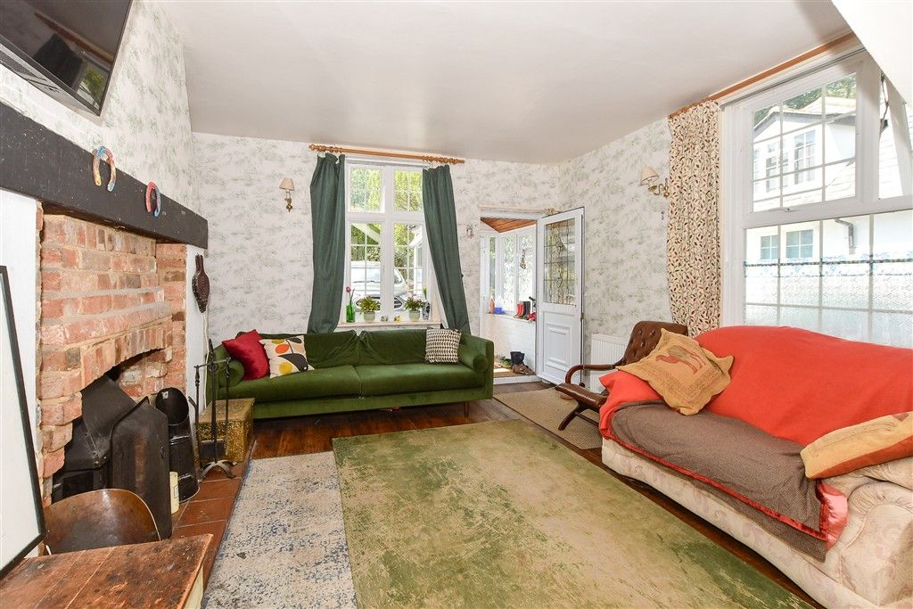 Property photo 2 of 14 Lounge