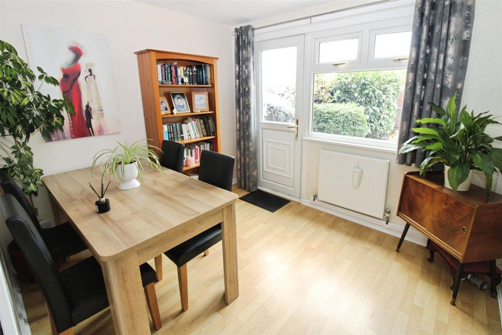 Property photo 3 of 21 Dining Room