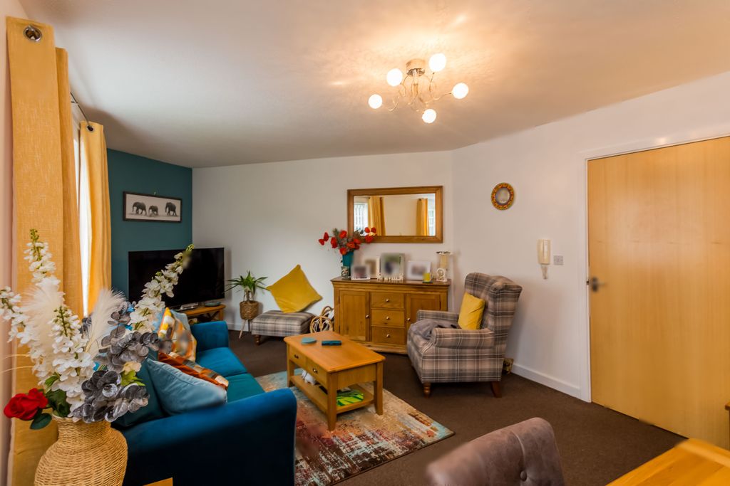 Property photo 2 of 15