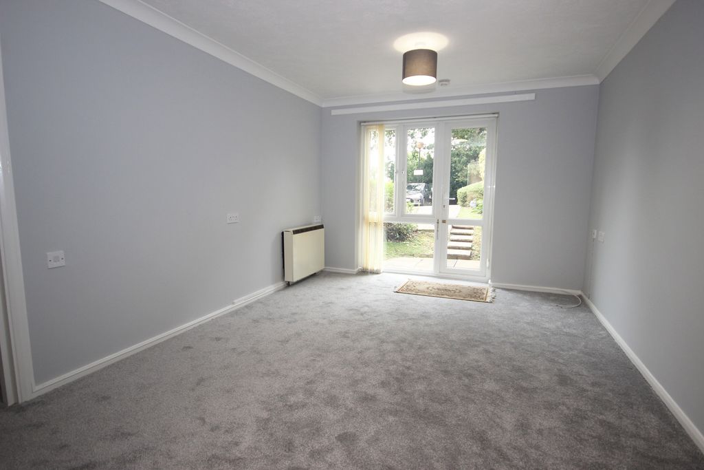 Property photo 2 of 10 Lounge