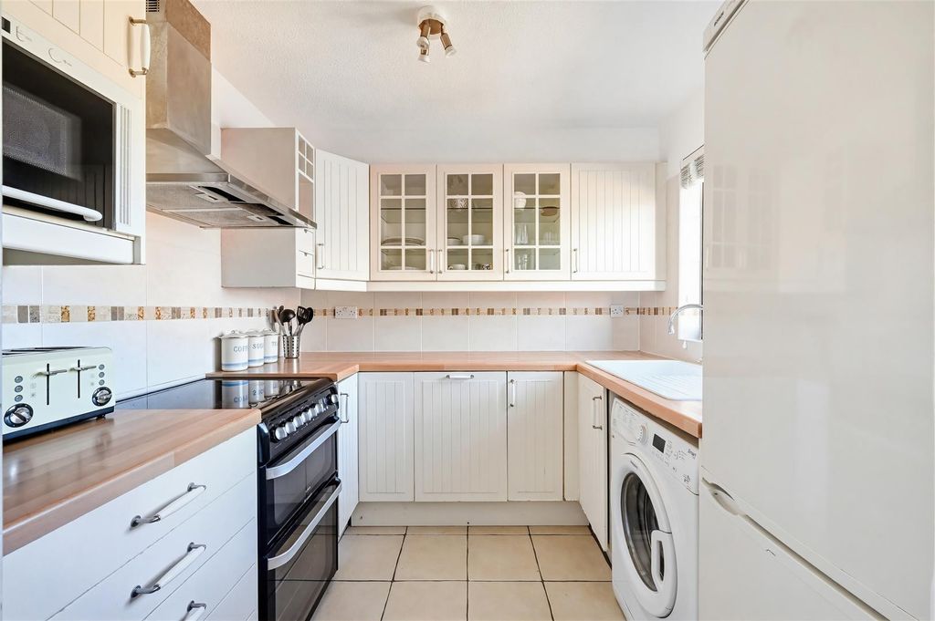 Property photo 3 of 9