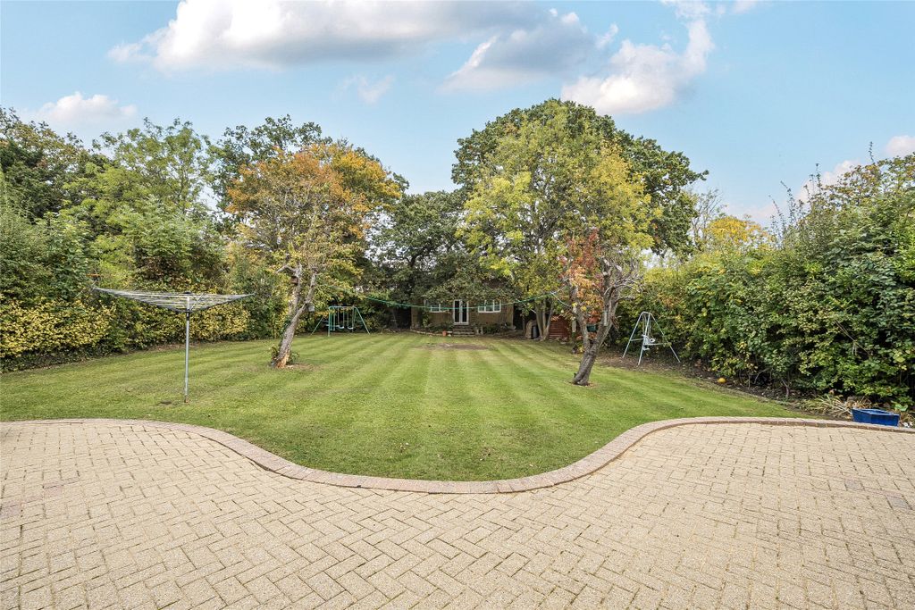 Property photo 2 of 25 Picture No. 30