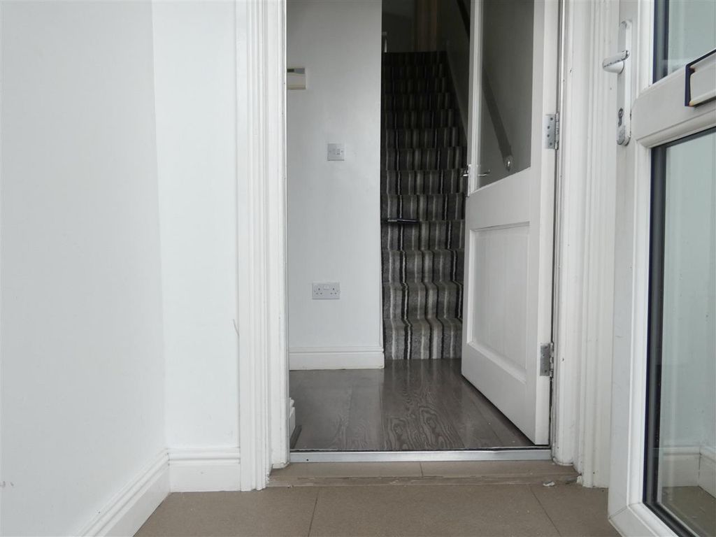 Property photo 3 of 19 Entrance Porch