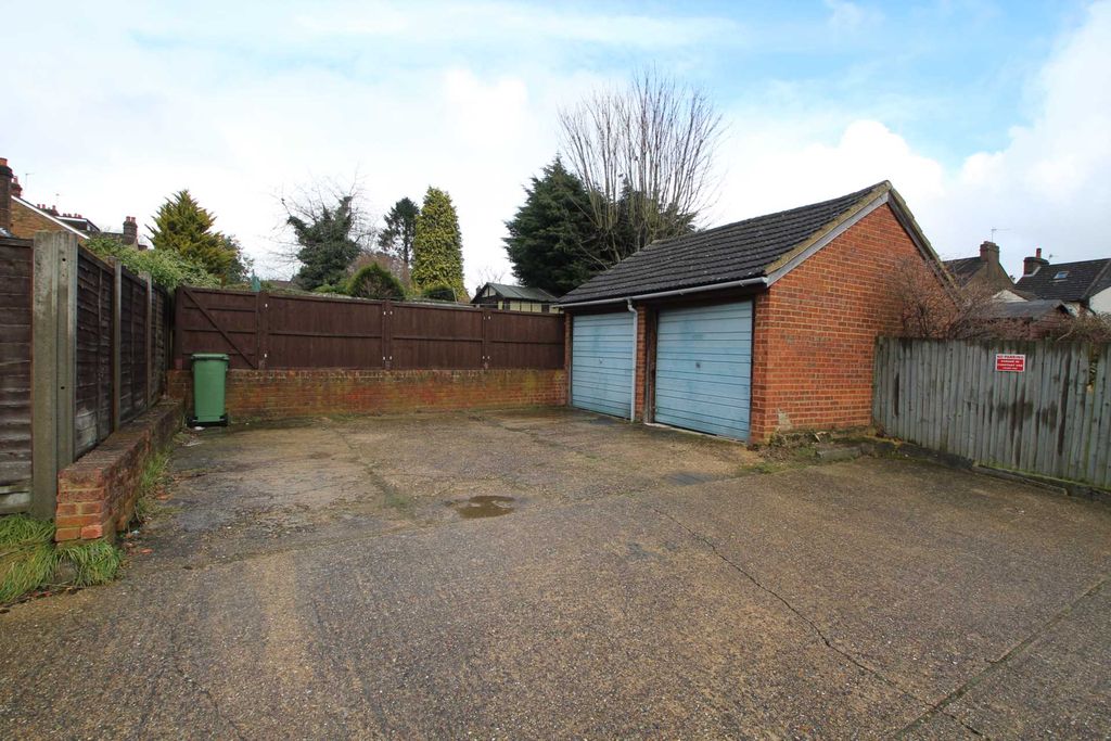 Property photo 2 of 11 Photo