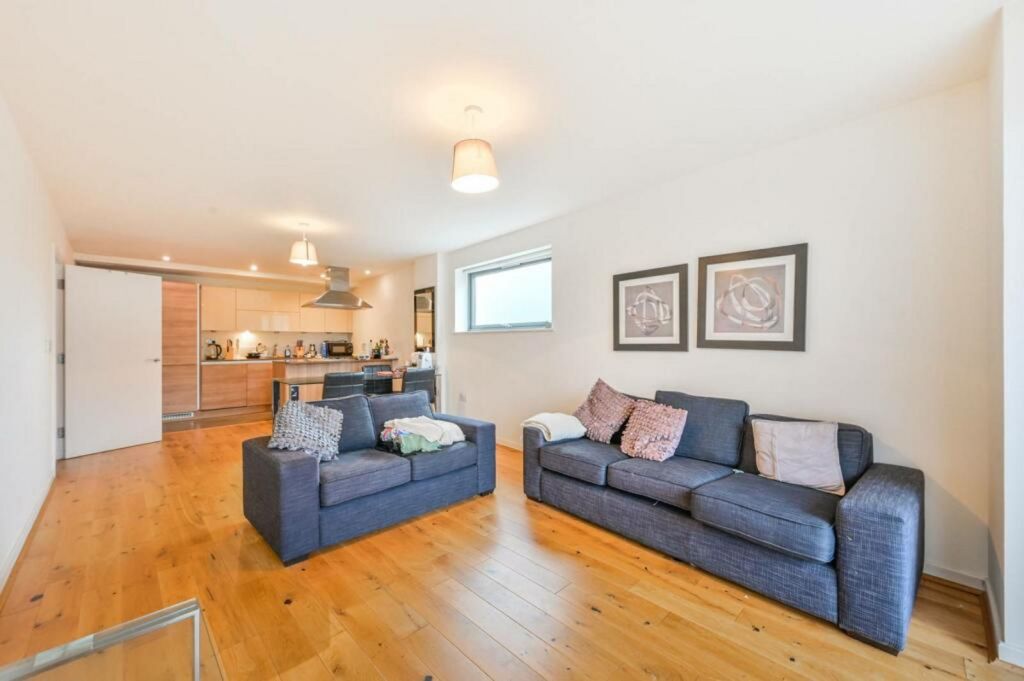Property photo 2 of 9