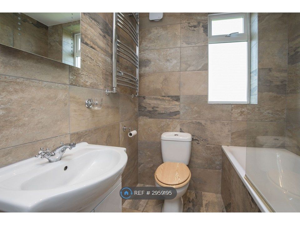 Property photo 3 of 5