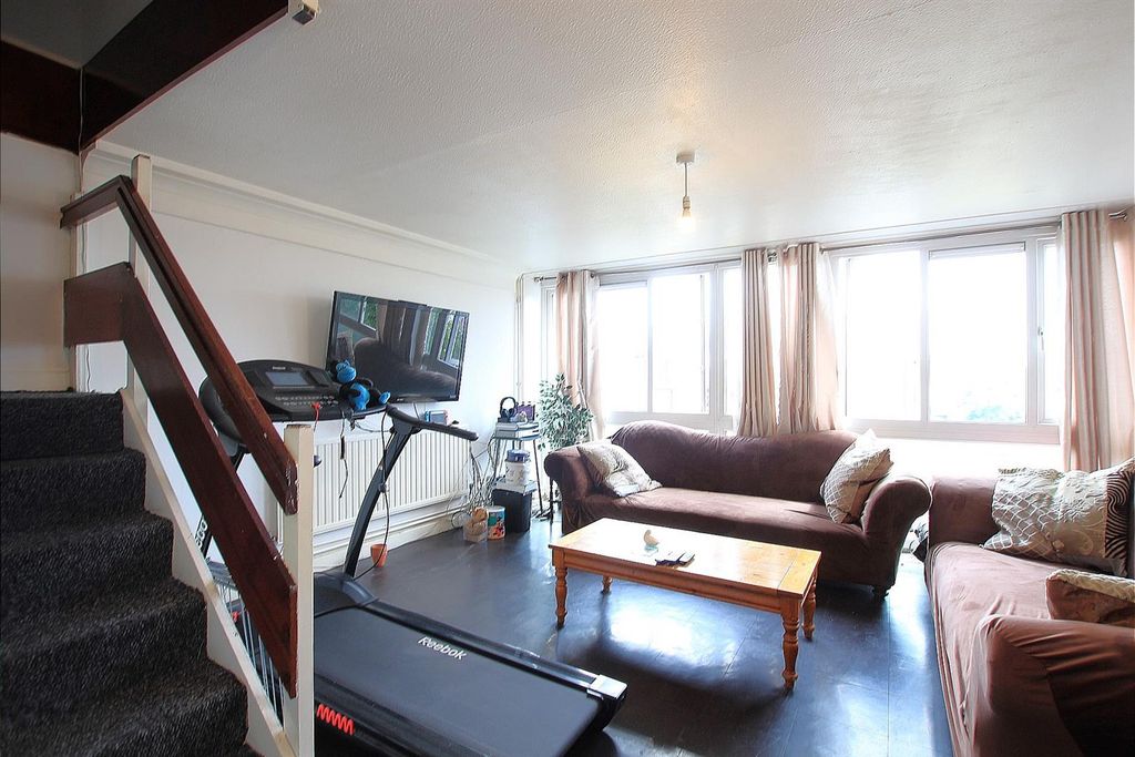 Property photo 3 of 8 Reception Room