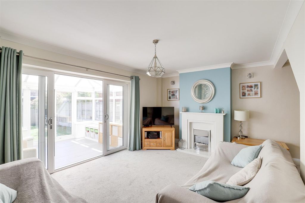 Property photo 2 of 23 6998.Jpg