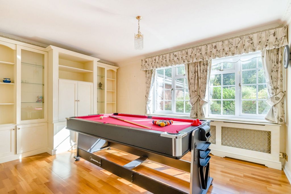 Additional image 7 of 4 bed detached house for salePotters Heights Close, Pinner HA5