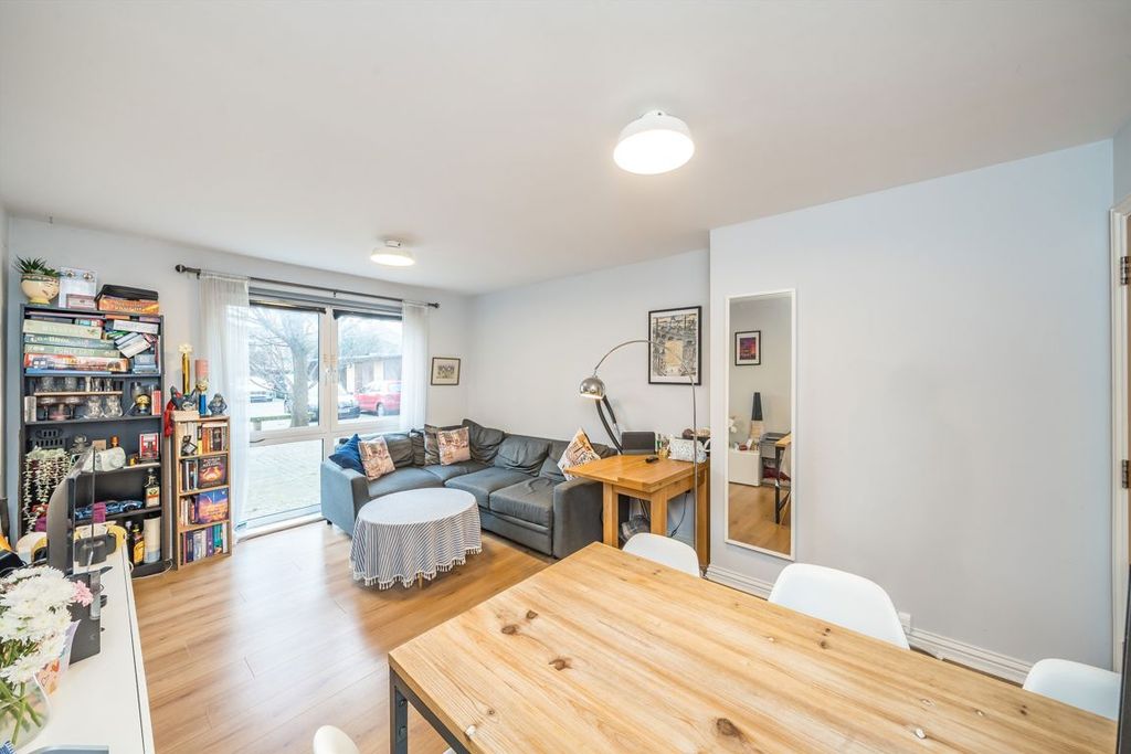 Property photo 2 of 5