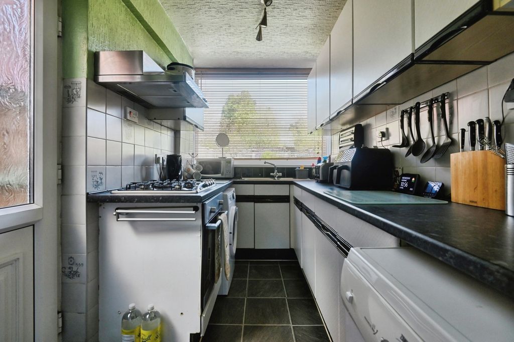 Property photo 3 of 16 Pbox-Img.Jpg