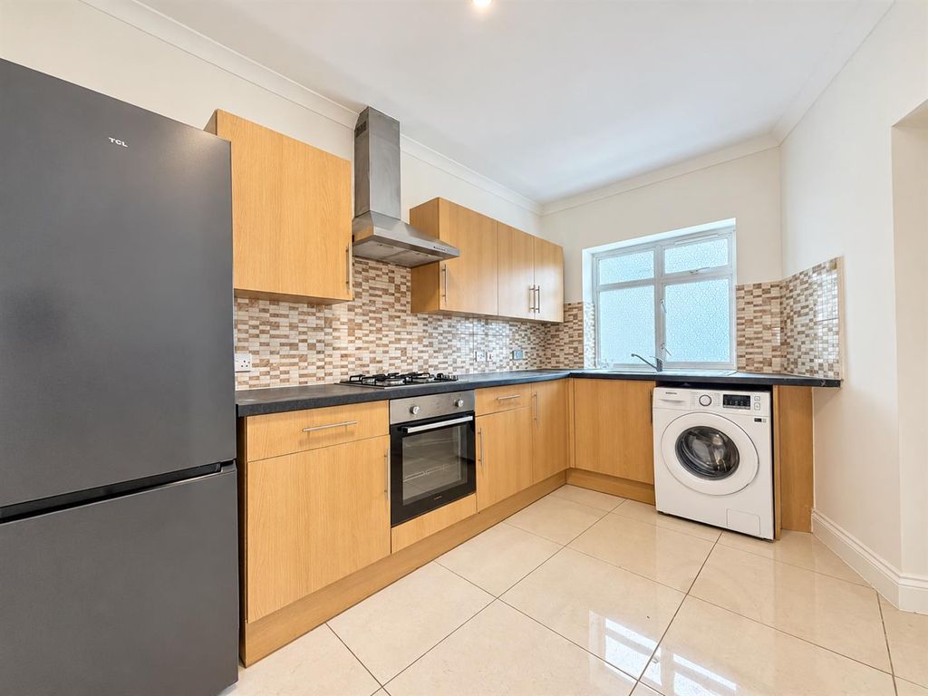 Property photo 1 of 9 Kitchen