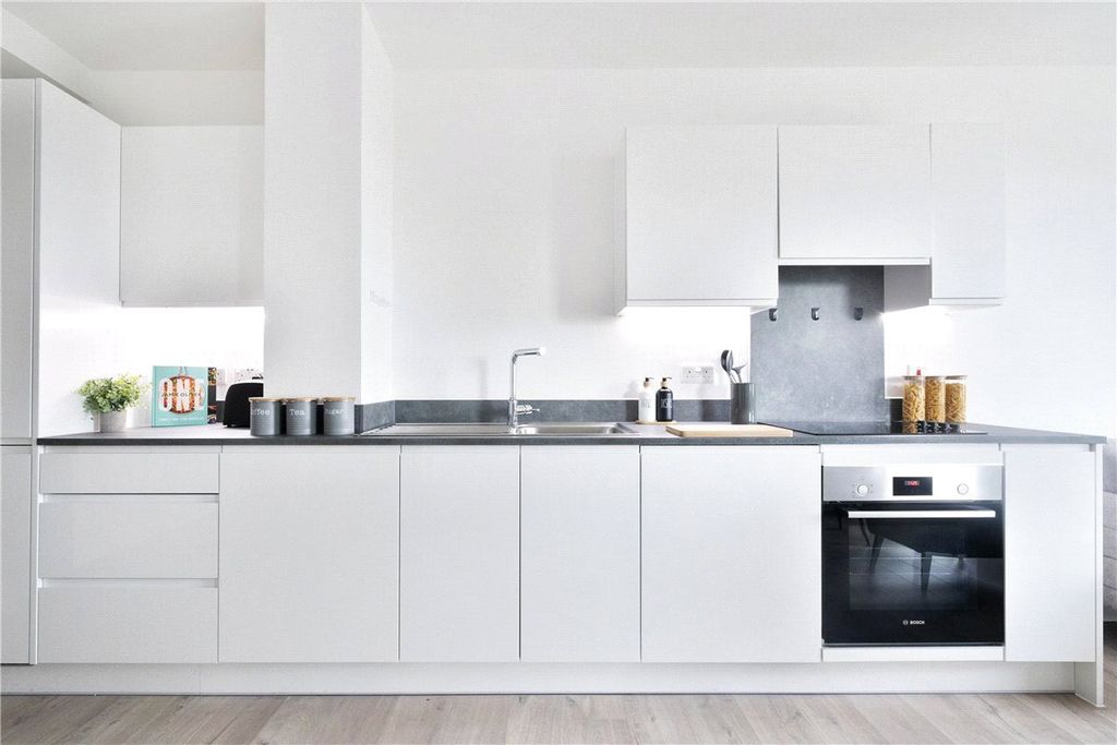 Property photo 3 of 18 Picture No. 24