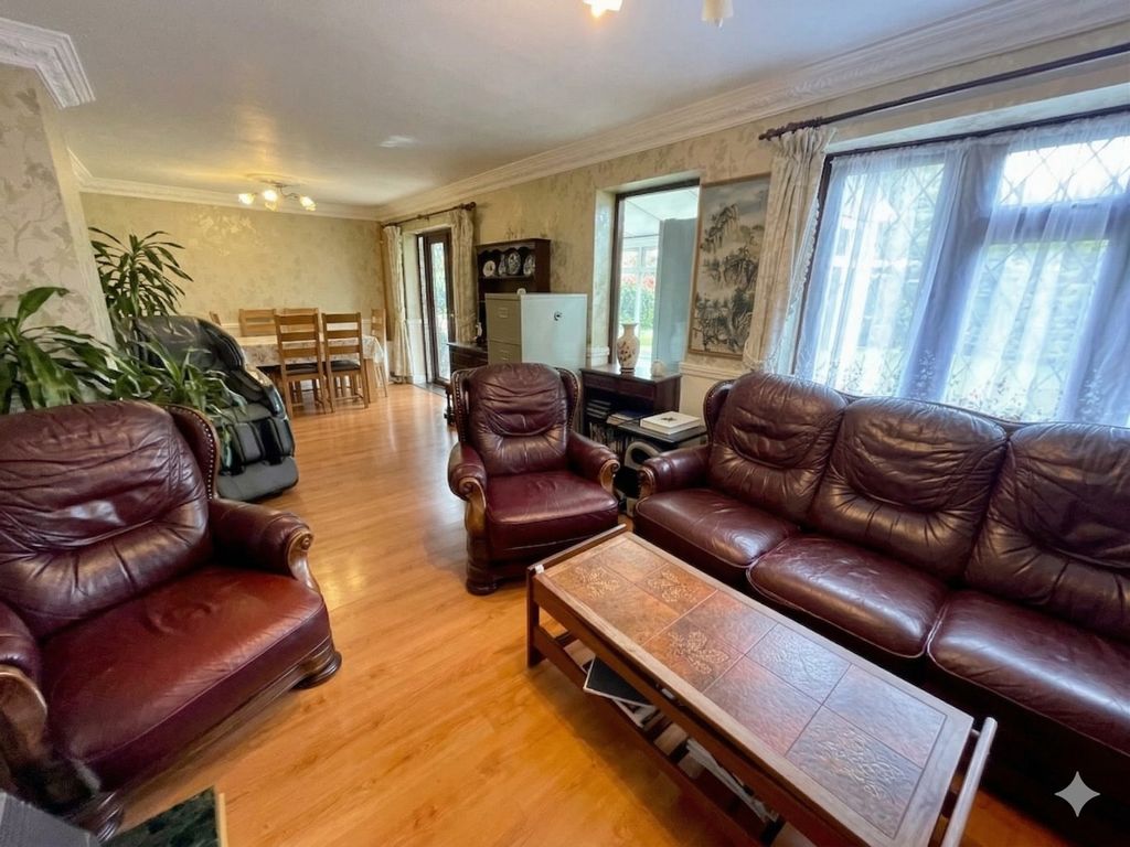 Property photo 3 of 12 5036234