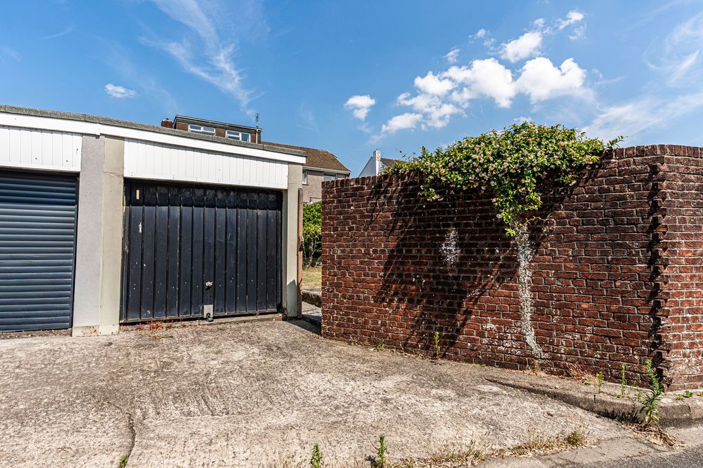 Property photo 3 of 38