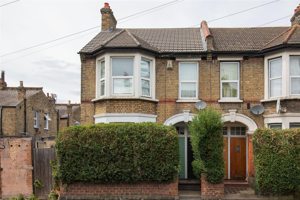 Property photo 1 of 38 Brunswick Road, E10