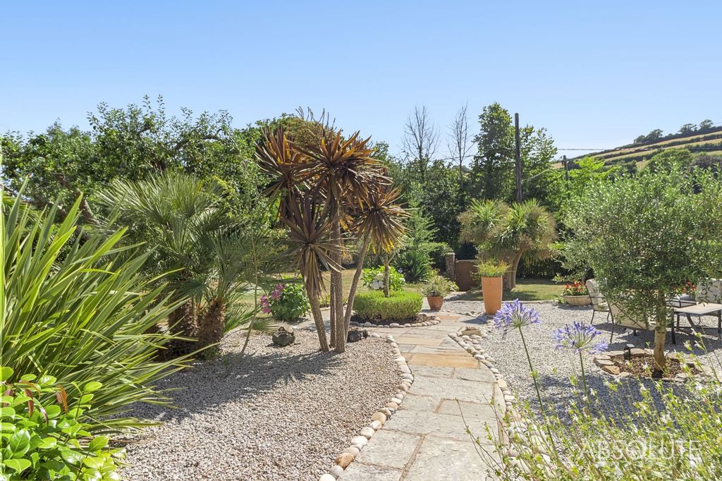 Property photo 3 of 45