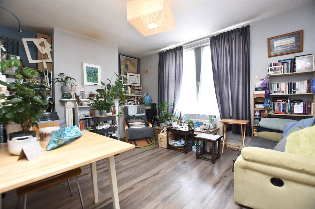 Property photo 3 of 17 Living Room