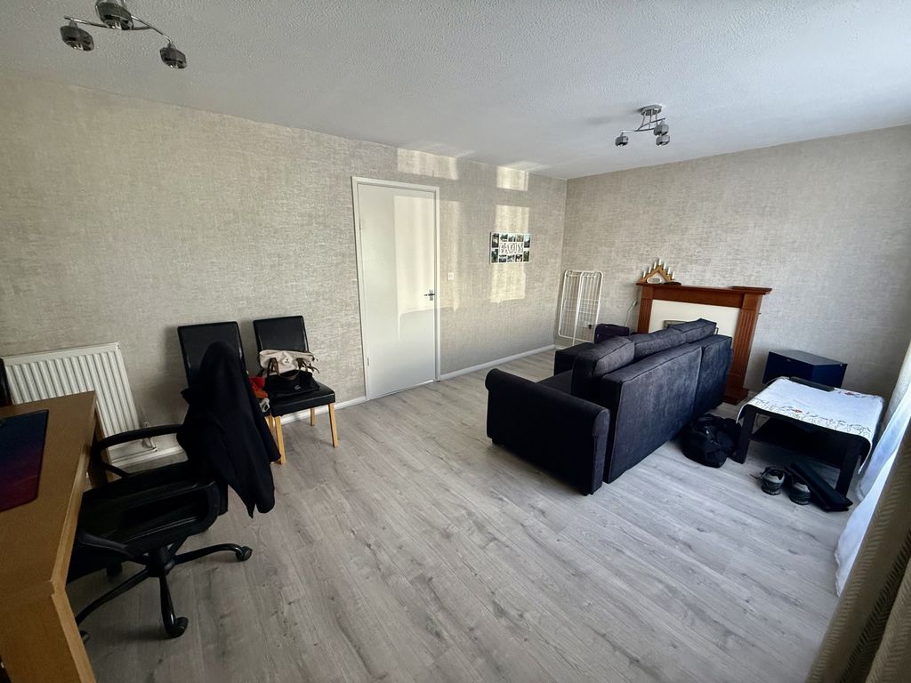 Property photo 2 of 8 Img_3074
