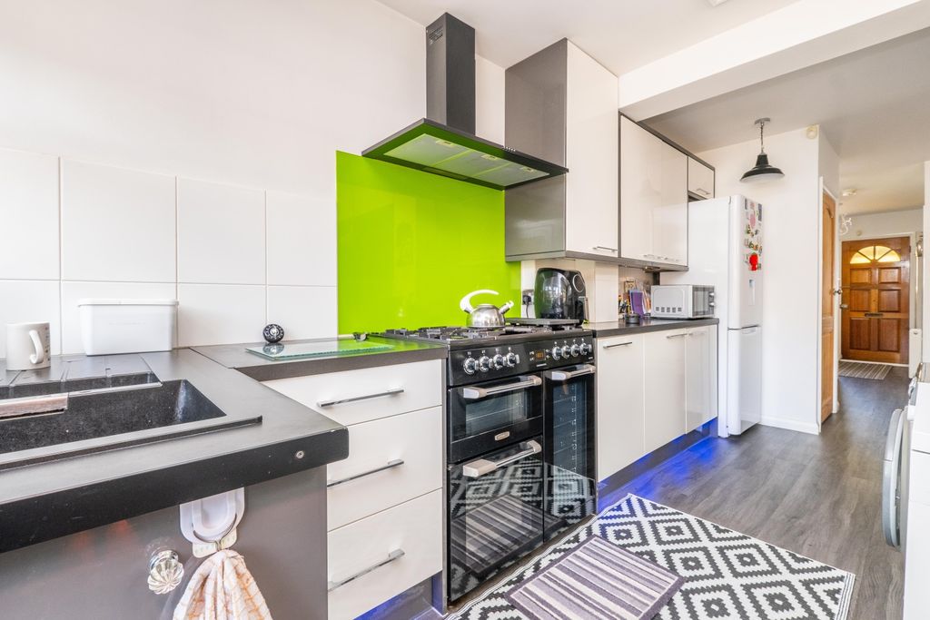 Property photo 2 of 15 Picture No. 51