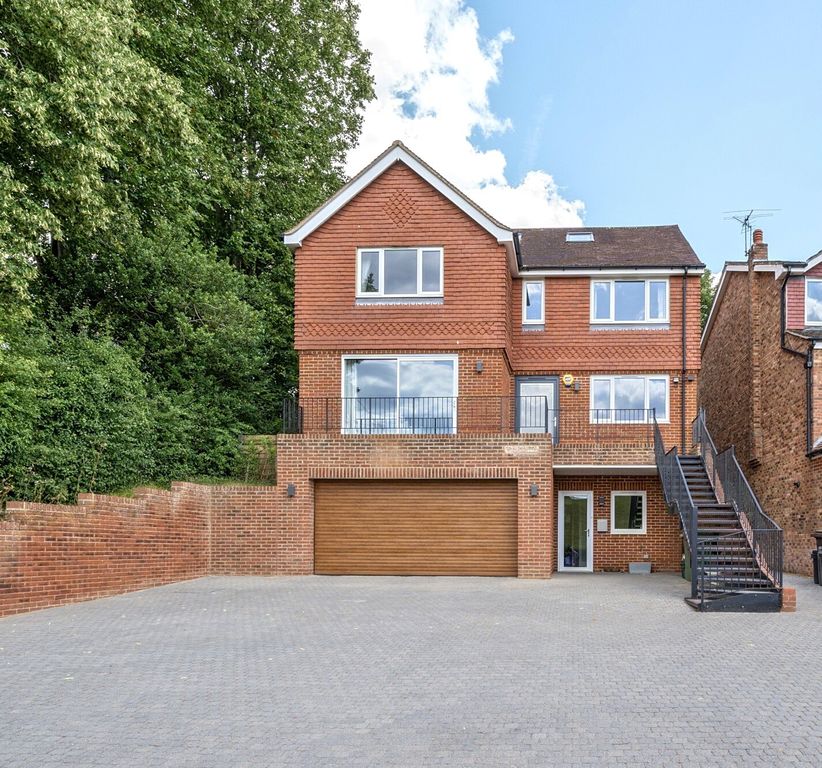 Property photo 1 of 19 External