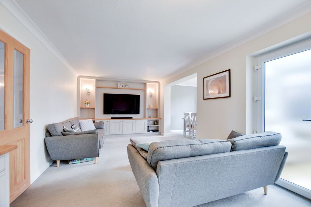 Property photo 2 of 24