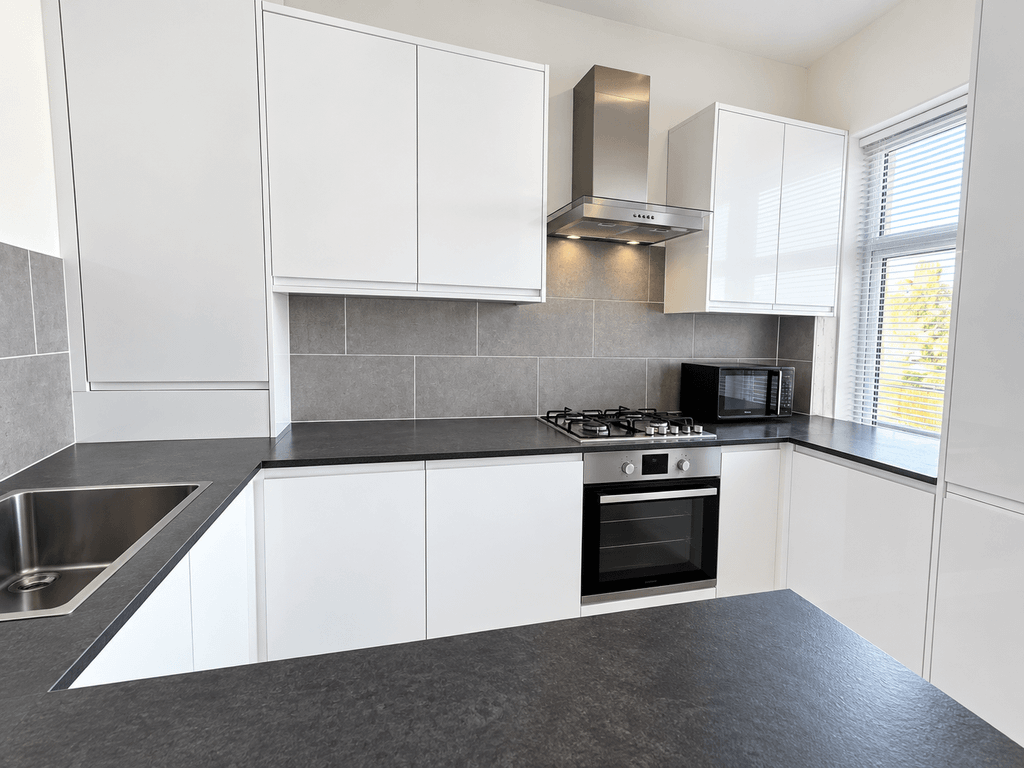 Property photo 1 of 5 1 Bed Flat To Rent St Helen's Rd, Norbury, London Sw16 4Lb