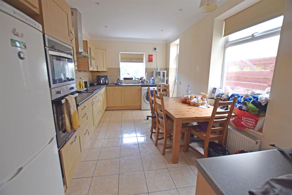 Property photo 3 of 10 Kitchen-Diner.Jpg