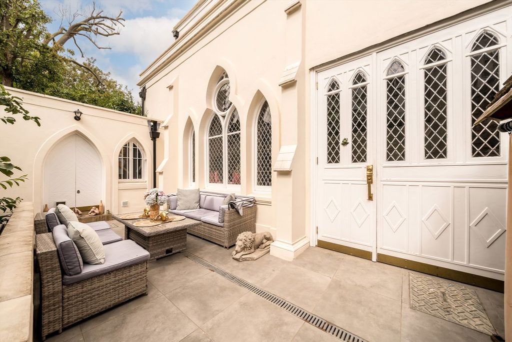 Property photo 1 of 10