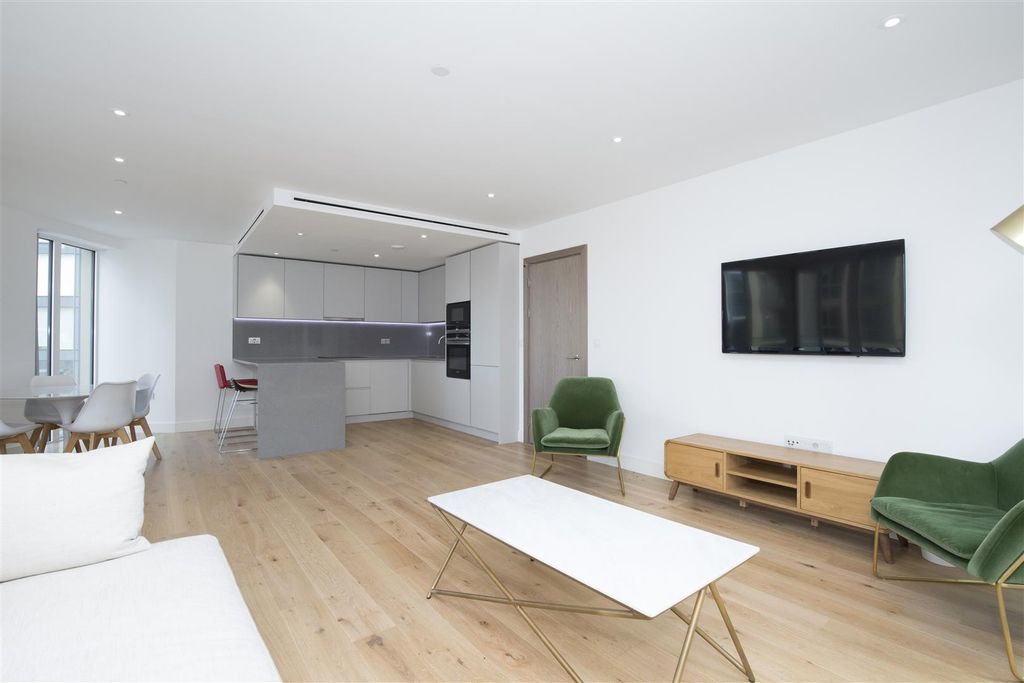 Property photo 1 of 18 405 Admiralty House _0006.Jpg