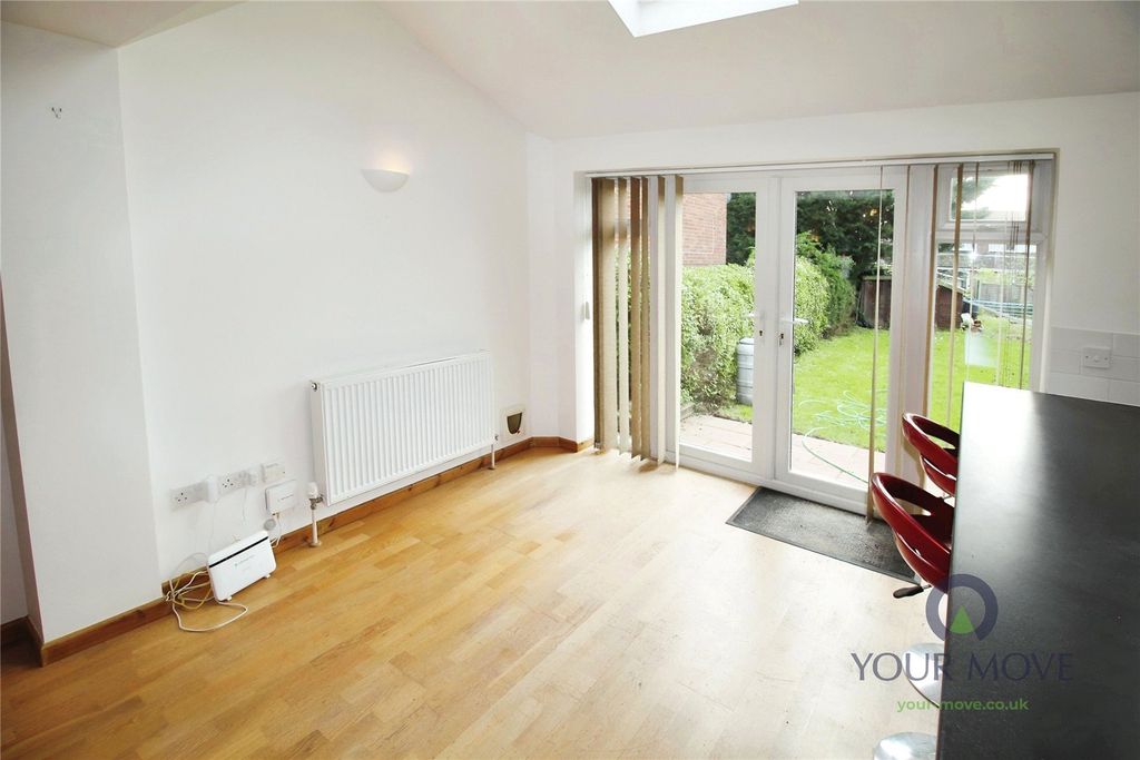 Property photo 3 of 18 Dining Area